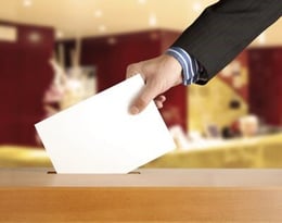 人気の高いAIチャットボットが、選挙に関するディスインフォメーションを意図的に拡散