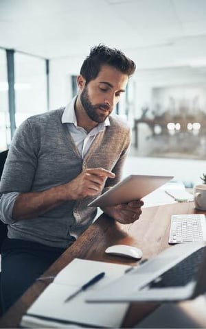 CR-0547 Secret Escapes case study 2026 web imgs_Webpage side img  325x631