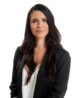 Sara Valtin Headshot-1