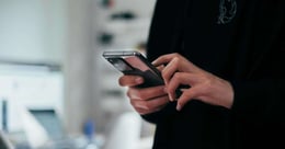相次ぐSNSへの内部情報流出――組織に求められる「レジリエンス」とは